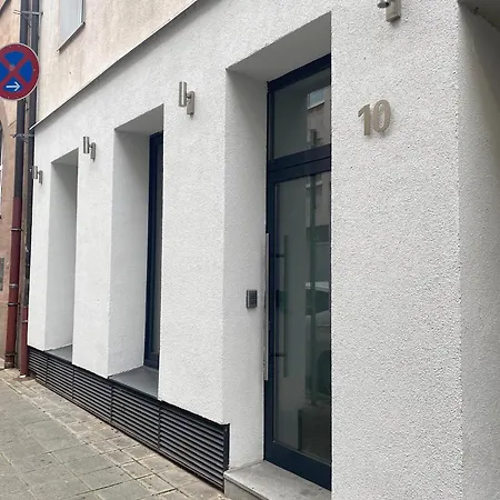 Nowa 1 Apartment *